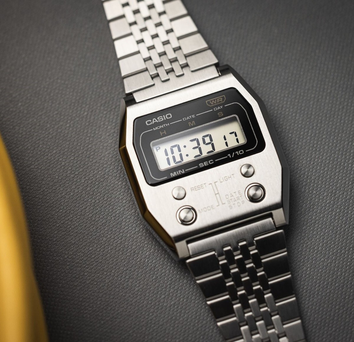 Casio A1100D-1D Vintage Metal Case Stainless Steel Retro Casio A1100D-1D Vintage Metal Case Stainless Steel Retro