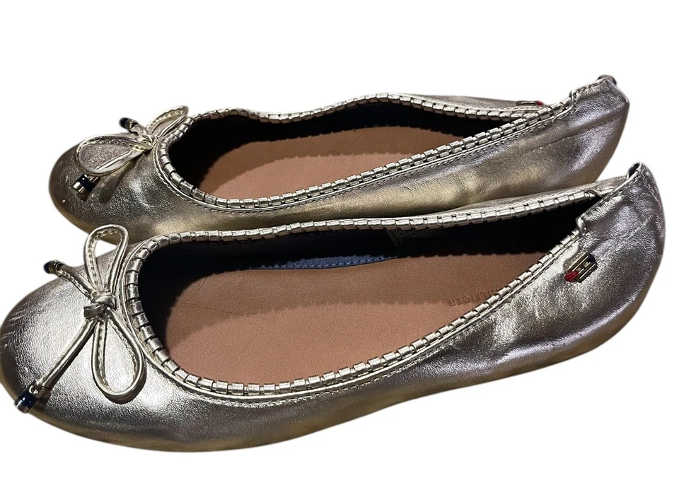 Tommy Hilfiger Niña Talla 4 Zapatos Champagne Dorado Hecho por el Hombre Materiales Arco Logo Foto 4 de 4
