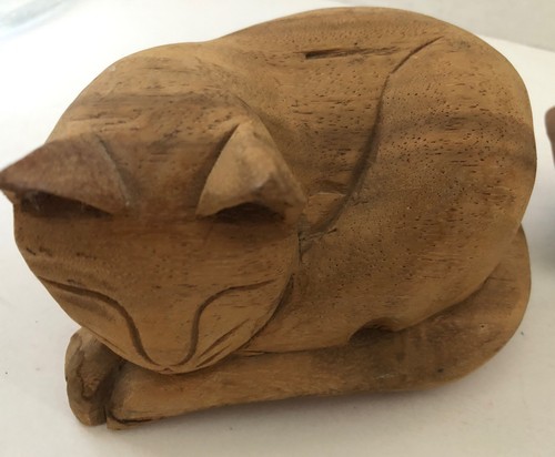 Pair of Hand Carved  Wooden Cat Figurines Paper Weights, Primitive, folk art - Picture 4 of 5