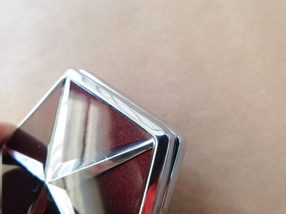 Nuevo de Lote Original Dodge Chrysler Plymouth 1988 1993 Ornamento de bloqueo de maletero 1989 1990 1991 Bur Foto 4 de 4