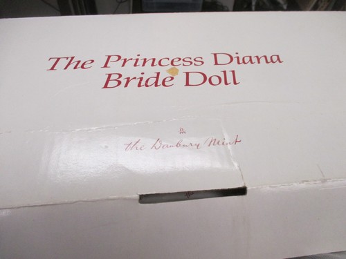 Danbury Mint 1987 Princess Diana Doll Bride Royal Wedding - New in box. - Picture 6 of 6