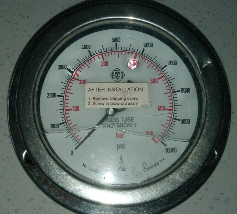 McDaniel Controls 3-1/2 Liquid Filled Pressure Gauge 0-10,000PSI 10K 316 SS Tube