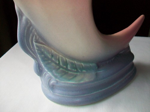 HULL ART POTTERY MATTE GLAZE CORNUCOPIA VASE CALLA LILY 1938 PINK BLUE - Picture 13 of 17