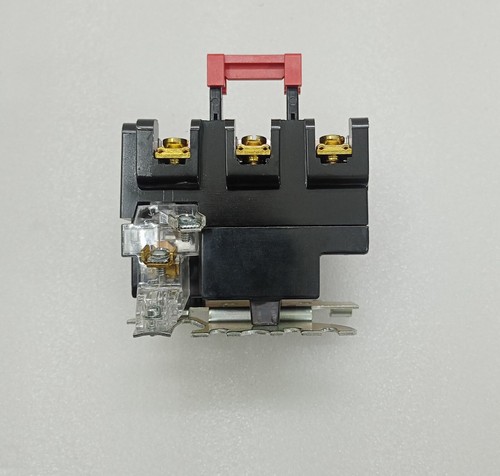 Square D 9065SE05 Series A Overload Relay Type S 600VAC 3-Phase 3-Pole (LOT OF 3 - Picture 7 of 10