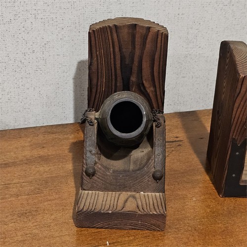 Vintage Book Ends Mid Century Wooden Cannon With Cannon Balls - Picture 2 of 5