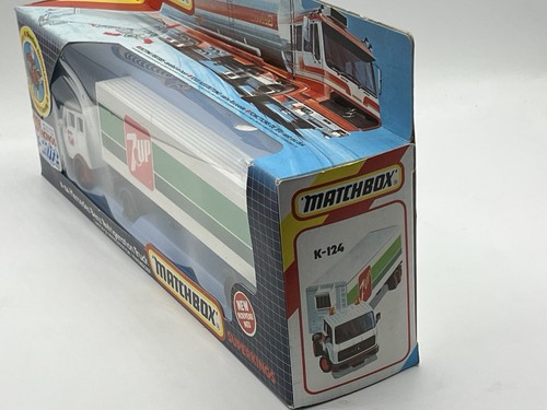 Matchbox Super Kings K-124 Mercedes unit towing a 7UP trailer. - Picture 12 of 15