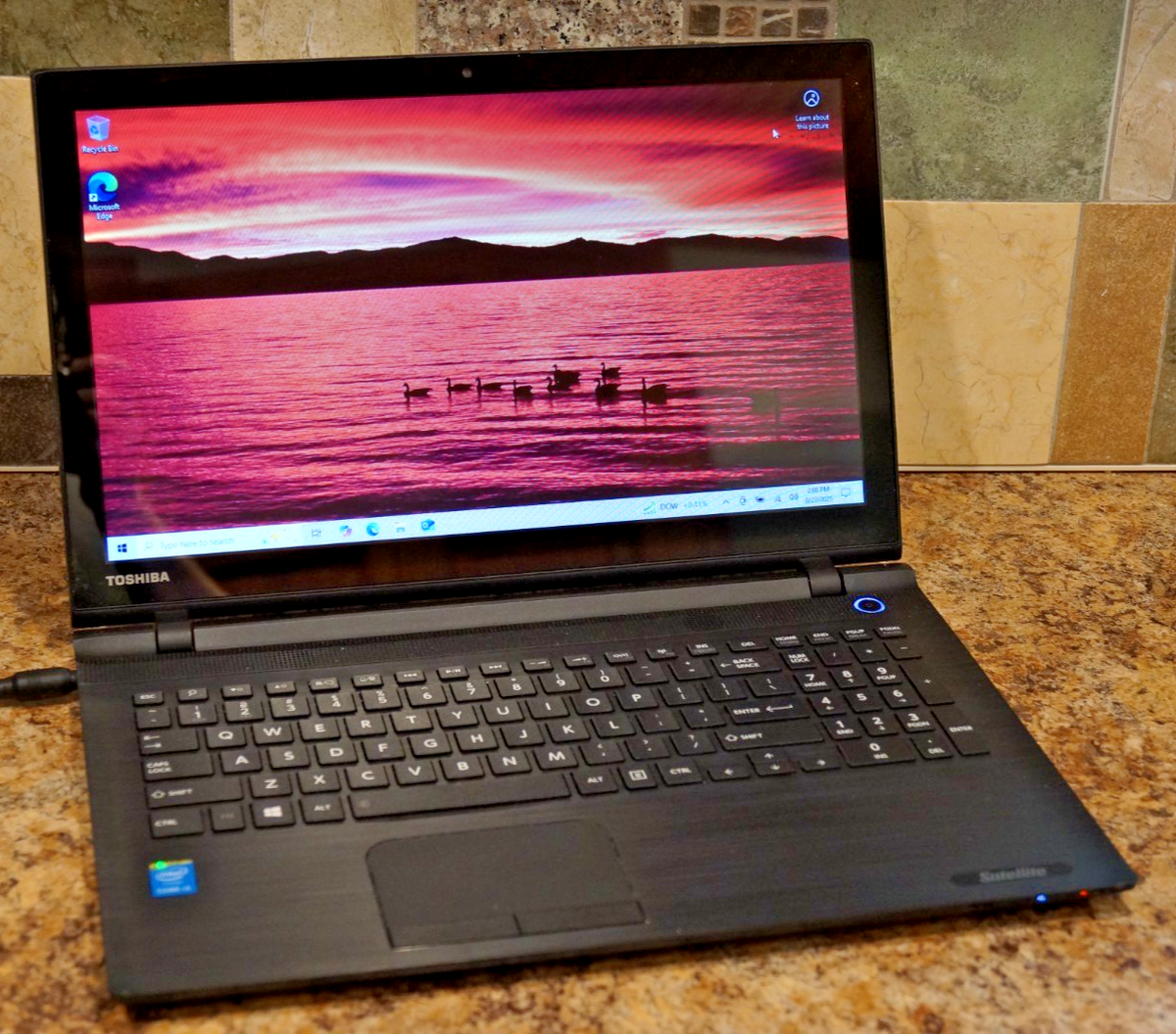 22H2 WIN10 Home Touchscreen Toshiba C55t-C5300 Gen 5 i3@2.20GHz