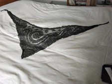 Châle ancien dentelle . Chantilly soie. Antique French silk Chantilly Lace Shawl