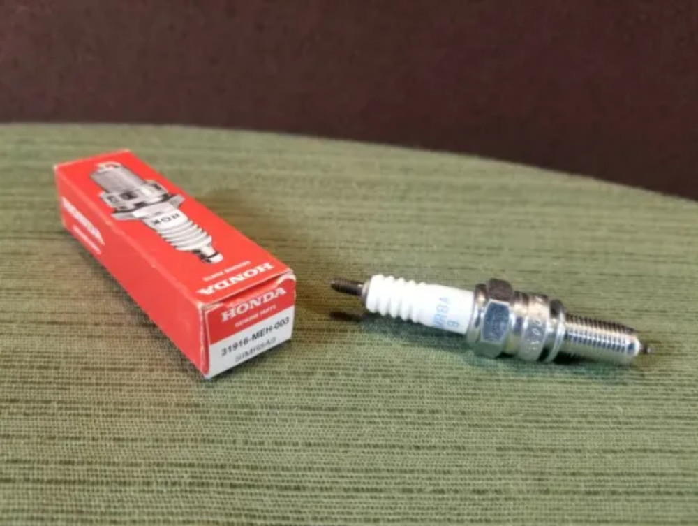 New OEM Honda SIMR8A9 Spark Plug 31916-MEH-003
