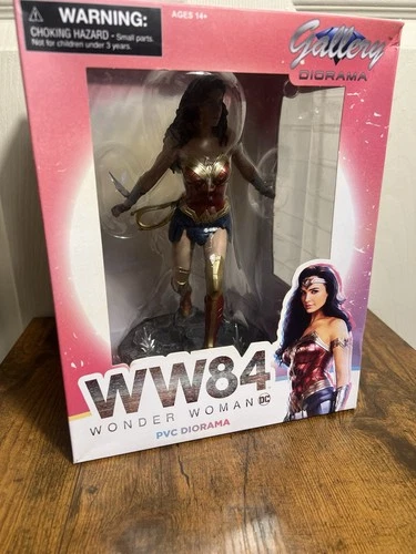 DC Comics WW84 Wonder Woman 1984 Gallery Diorama PVC Figure