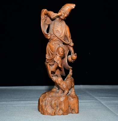 Exquisite Small Leaf Boxwood Dog Jigong Ornament
