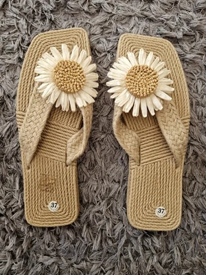 Flipflop Size 4 Worn Once - Image 1 of 2