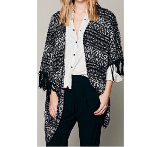 Free People Kimono Cardigan Poncho XS/SM Black Metallic Relaxed Fringe Boho Open - Picture 5 of 12