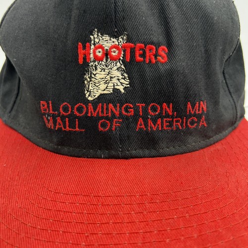 Gorra de colección Hooters Snapback Owl Spellout Bloomington, MN Mall Of America - Imagen 2 de 7