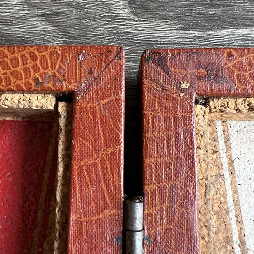 Vintage LOWE Backgammon Game Red and Butterscotch Bakelite Cork Board Complete - Picture 13 of 22