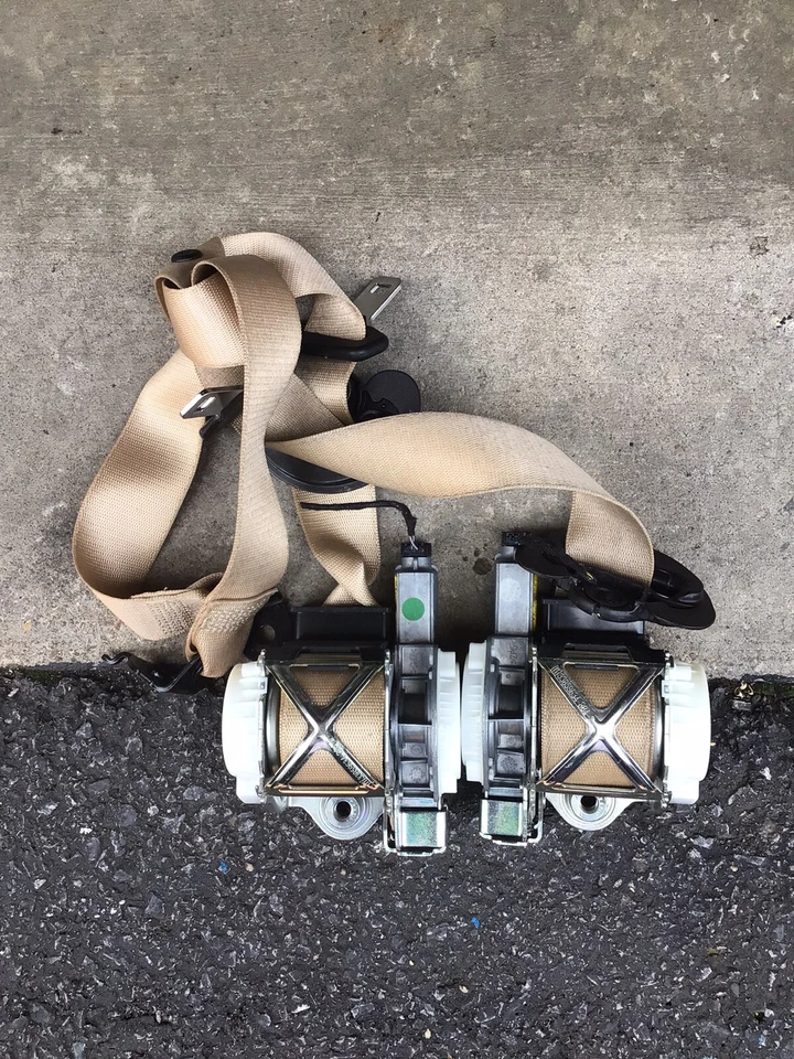 BMW 428I Coupe Seat Belts Front Both Side 2014 2015 2016-Beige Color OEM — 第 2/3 张图片