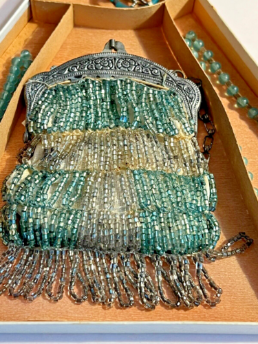 Antique CHILDS TOY CZECH BEADED BAG & LIZARD PIN & BRACELET & NECKLACE - c.1920 - Picture 6 of 21