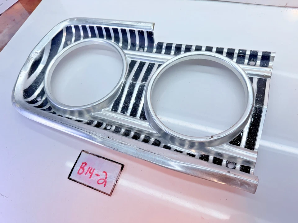 OEM 1965 Dodge Coronet 500 Deluxe 440 diestro faro bisel moldeado R/T B14-2 Foto 2 de 4