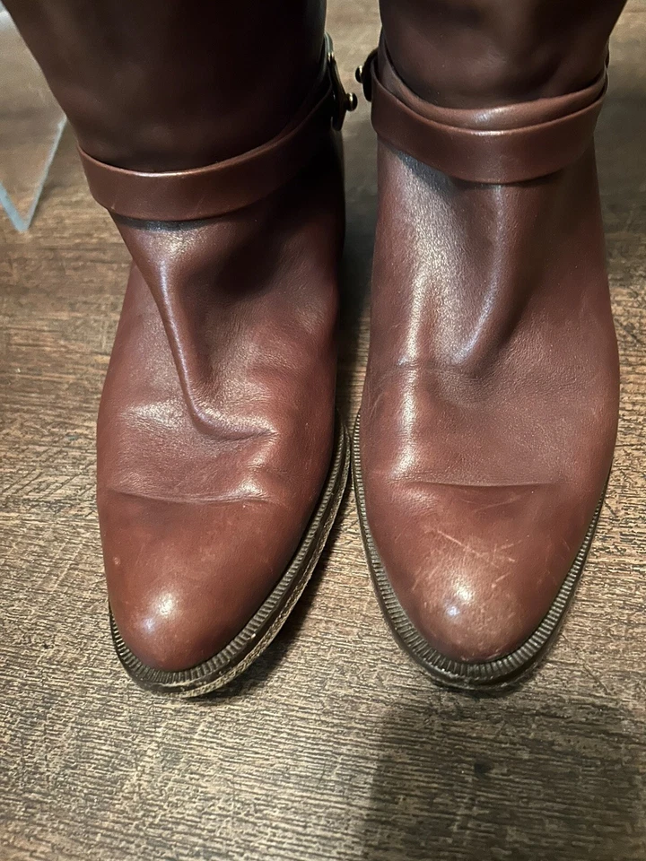 Bota de montar Joan And David marrón con agitación dorada Foto 3 de 4