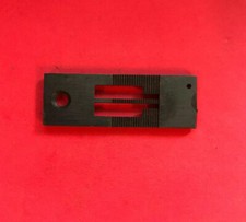  NOS 223884-9/32 SINGER THROAT PLATE FOR SEWING MACHINES FREE SHIPPING 