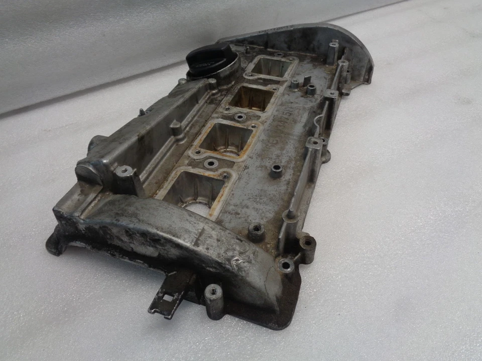 Tampa da válvula do motor DK90192 1998-2000 VOLKSWAGEN PASSAT 1.8T (06B103475) FABRICANTE DE EQUIPAMENTO ORIGINAL - Imagem 3 de 4