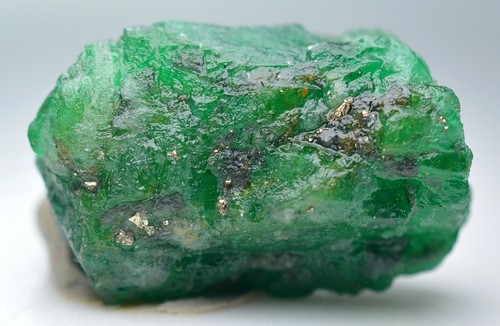 Muestra de cristal esmeralda de grado de corte verde natural de 18,50 quilates de Pakistán - Imagen 4 de 8