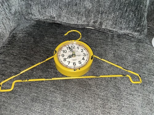 Kensinton Station Vintage novelty Clock hanger - Picture 3 of 5
