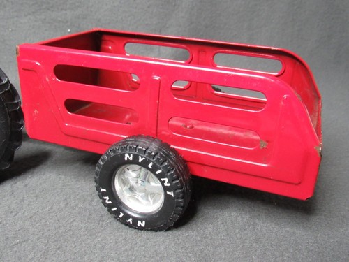 Vintage ERTL International Farmall Tractor & Wagon 1/16 Diecast STK #415 - Picture 5 of 10