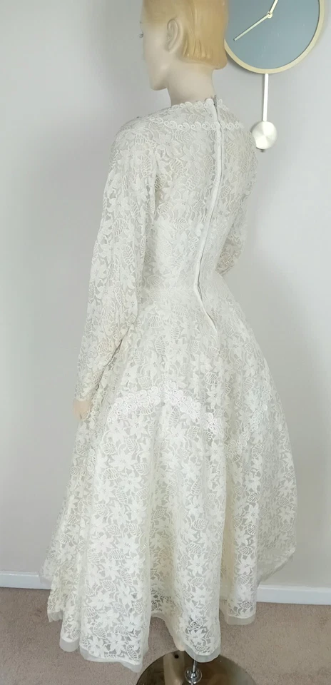 VINTAGE ANTIQUE MID CENTURY 50S IVORY WHITE EMBROIDERED LACE WEDDING DRESS 8 10 - Image 3 of 4