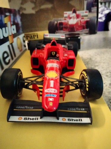 Modellino FERRARI F310 Formula 1 Shell Maisto 1:20 metallo plastica Schumacher - Foto 7 di 17