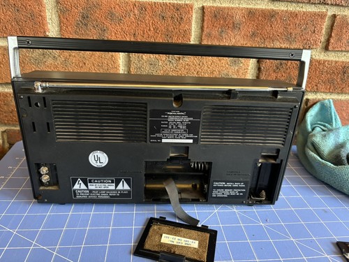 REALISTIC DX-400 AM/FM/SW RADIO - For Parts Or Not Working - Picture 4 of 11