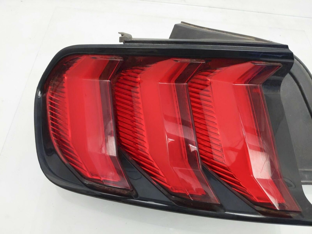 Ford Mustang USテールライト Form Lighting Mustang LED Tail Lights; Black Housing; Clear