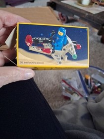 Vintage Lego 6805 Astro Dasher Blue Spaceman 1985 preowned great condition