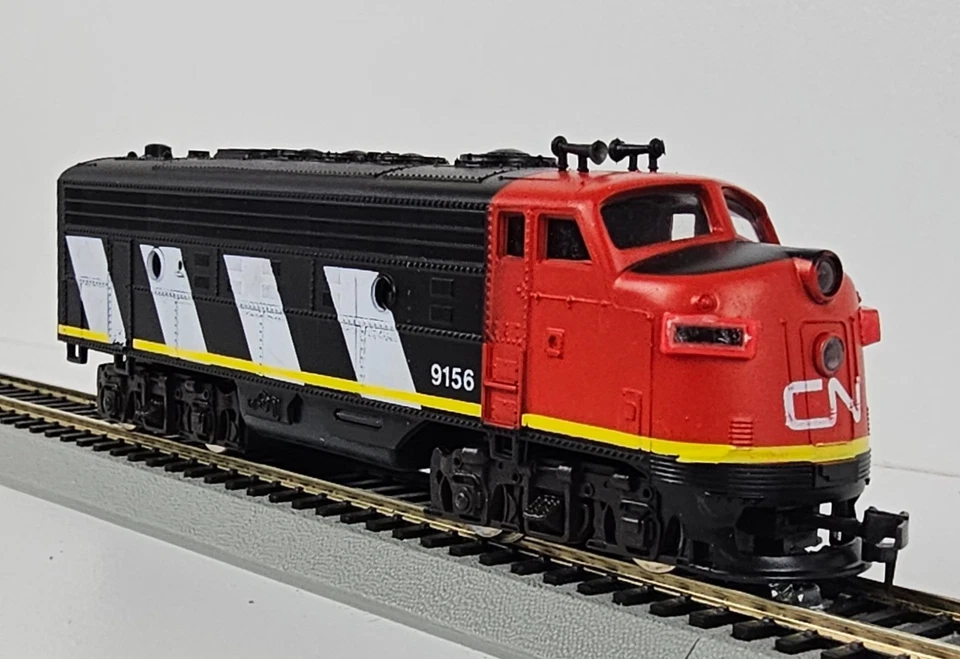 Rare HO Model Power 6613 CP Rail F9 Canadian National Diesel Locomotive Playart - Image 4 of 4