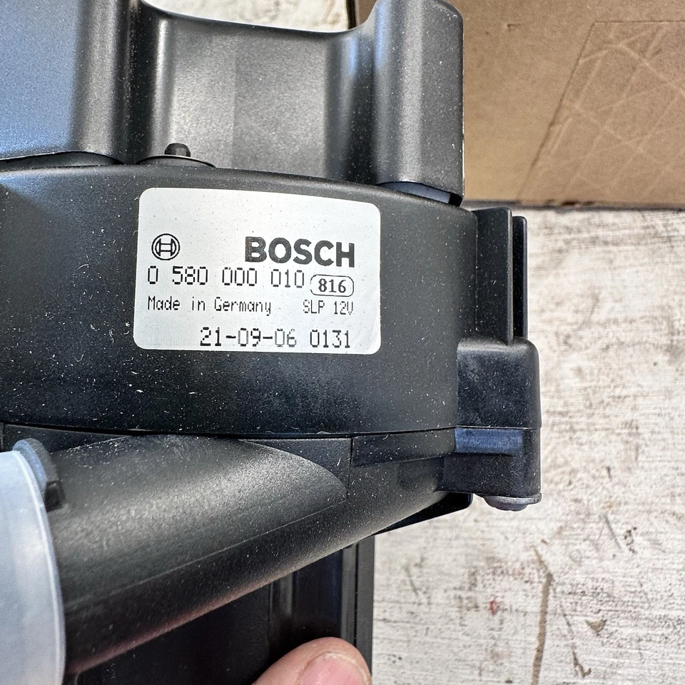 Bomba de inyección de aire secundaria Bosch 0580000010 nueva en caja para Mercedes Benz Foto 3 de 4