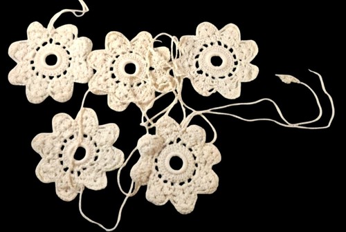 Vintage Handarbeit Beige & Off-White Häkel Ornamente Set oder Schirm Ziehen Lot - Bild 2 von 10