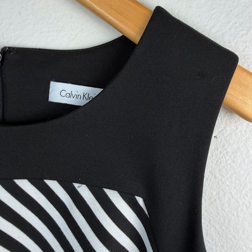 Calvin Klein ärmelloses Etuikleid schwarz weiß Chevron gestreift Größe 8 Stretch - Bild 5 von 12