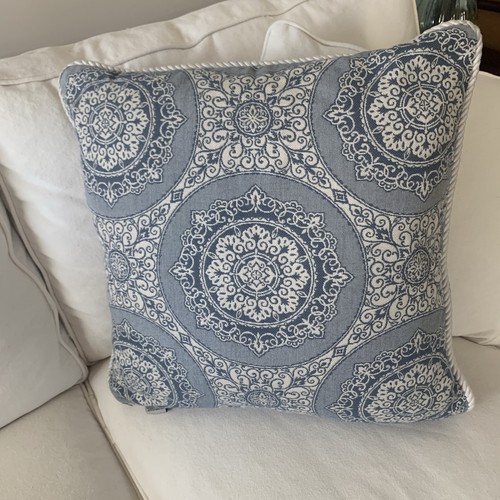 Funda Almohada Puerta Frontal Blanco Azul Estampado Jacquard 20 x 20" Borde Decorativo Tubería - Imagen 13 de 20