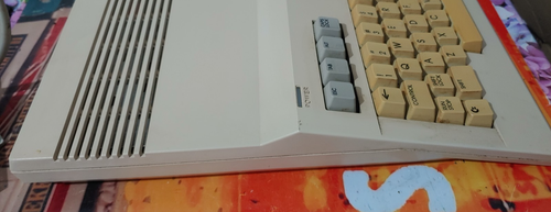 Commodore 128 8-bit classic-computer (+ Netzteil / TV Kabel) funktionier 300925 - Picture 3 of 7