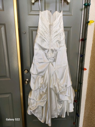 David's Bridal Wedding Dress Size 10 - Picture 4 of 11