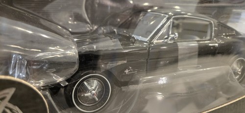 1/18 Authentics 1965 Ford Mustang 2+2 Fastback Black Diecast - Picture 3 of 10