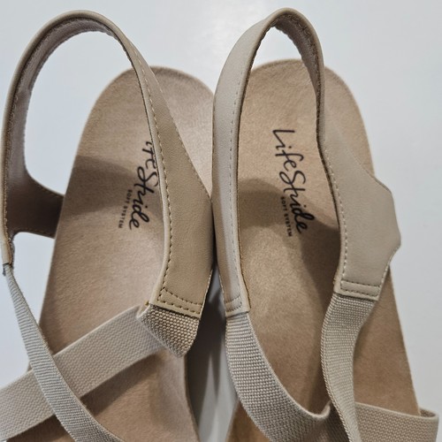 Größe 11W Life Stride Soft System Flex Kork Keilabsatz Sandalen taupe beige Stoff mit - Bild 15 von 24