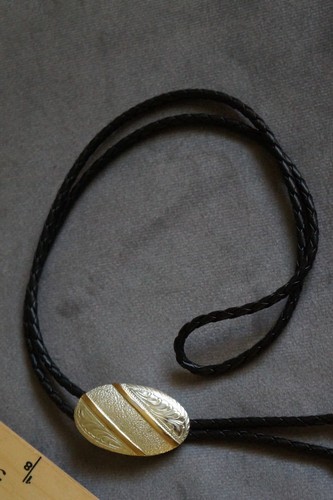 Vintage Bolo Tie - Southwestern Silver Tone Metal - Picture 3 of 7