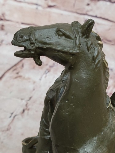 Cubo de sujeción de vaquera con caballo bronce J Patoue escultura occidental obra de arte sin precio base - Imagen 9 de 10
