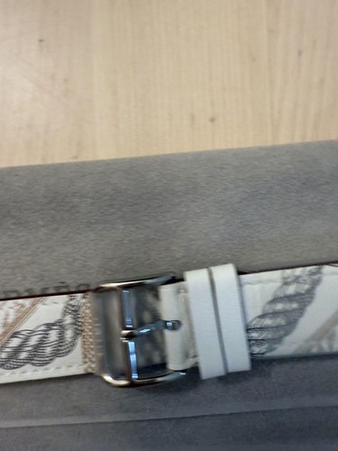 Bracelet Hermès Blanc Allover Print Cuir Double Tour pour Apple Watch 38-42 mm - Photo 10 sur 13