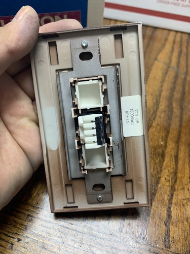 Lutron NT-PJ8-BR Telefonbuchse - Bild 3 von 5
