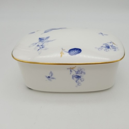 Mikasa Fruit Bouquet B2105 Trinket Box Blue Berries on White Bone China Japan - Picture 3 of 8