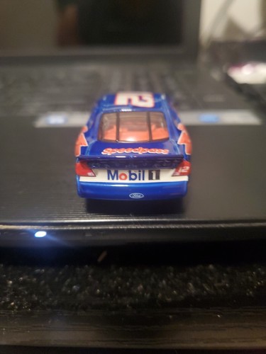 LOOSE 2001 HOT WHEELS RACING 1:64 JEREMY MAYFIELD #12 MOBIL 1 TAURUS - Picture 3 of 7