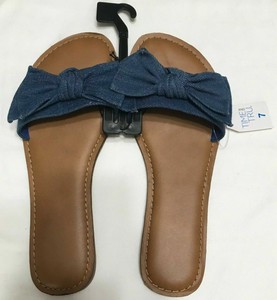 time and tru bow sandals