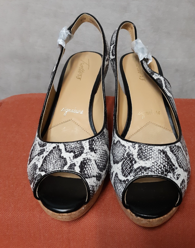 Trotters Signature Peep-Toe Wedge Snakeskin Sandals - Picture 3 of 7